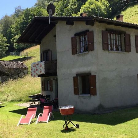 Ferienwohnung Rustico Ai Monti Cadenazzo Dış mekan fotoğraf
