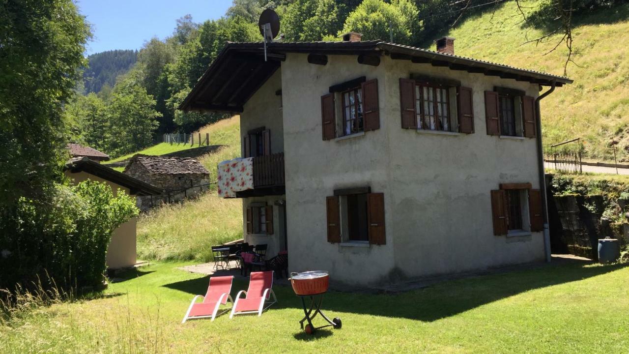 Ferienwohnung Rustico Ai Monti Cadenazzo Dış mekan fotoğraf